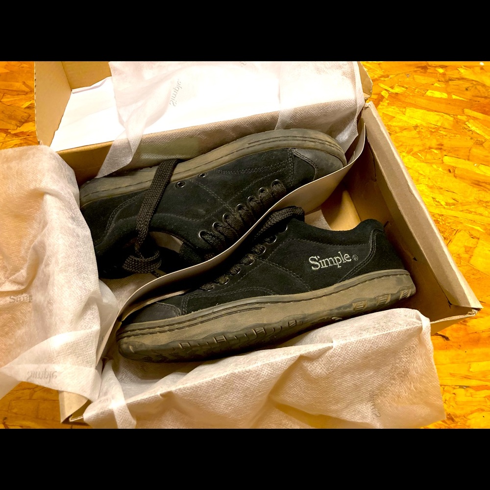Black Suede Low-tops Simple Shoes W8 / M6 / EU39